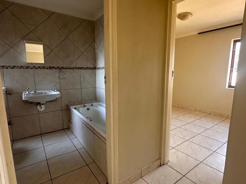 To Let 2 Bedroom Property for Rent in Strand Central Western Cape